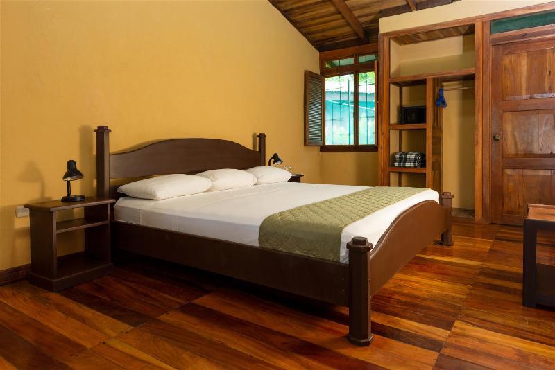 Laguna Lodge